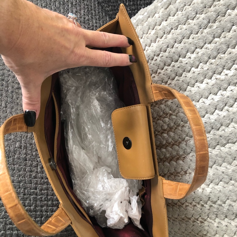 Purse - Picture 2 of 2